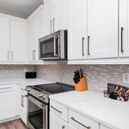 Striking Home with Games&Outdoor Kitchen near Disney - 7742F